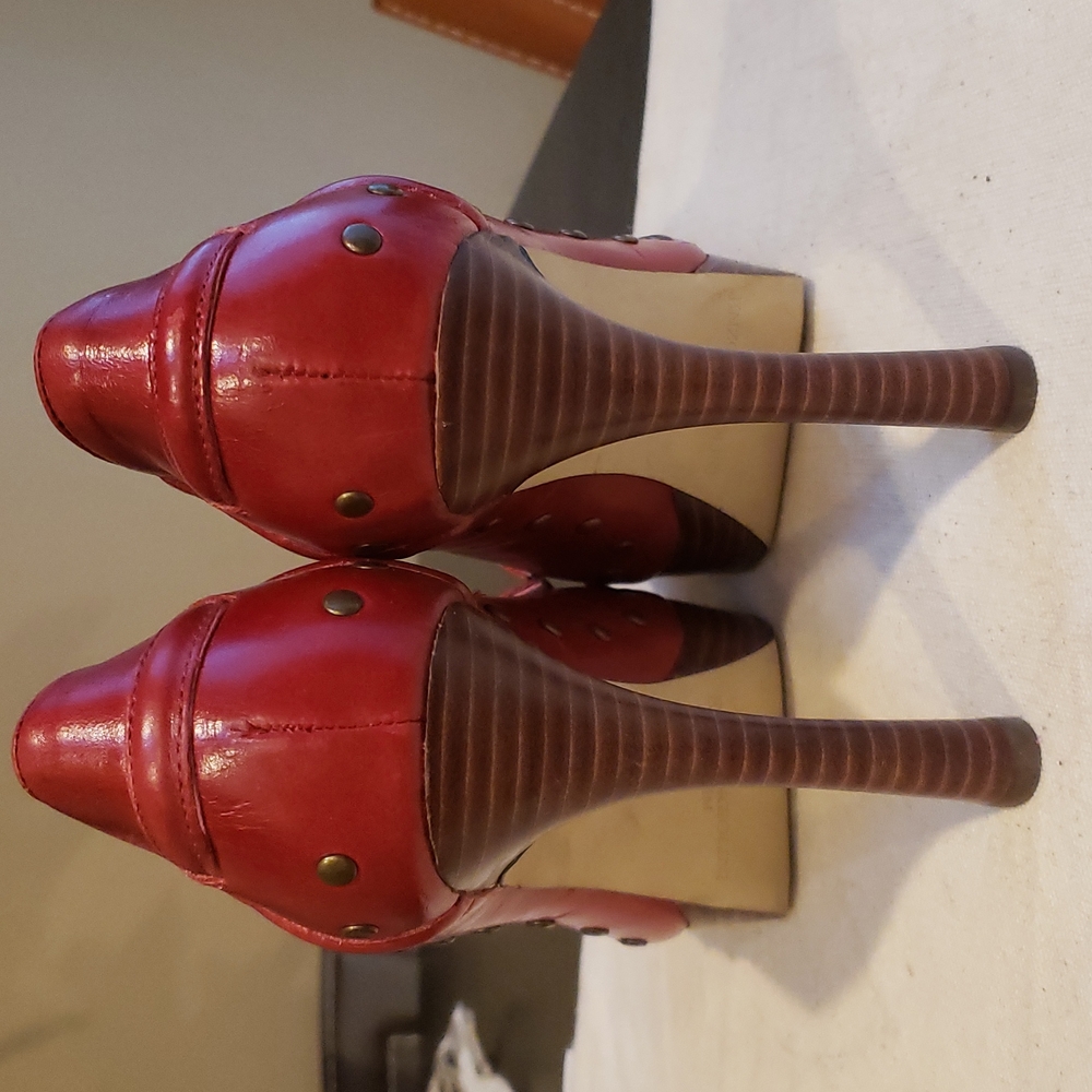 Enzo Angeolini Eabalinia Red Leather Pumps Size 6.5 NWT - Picture 4 of 5